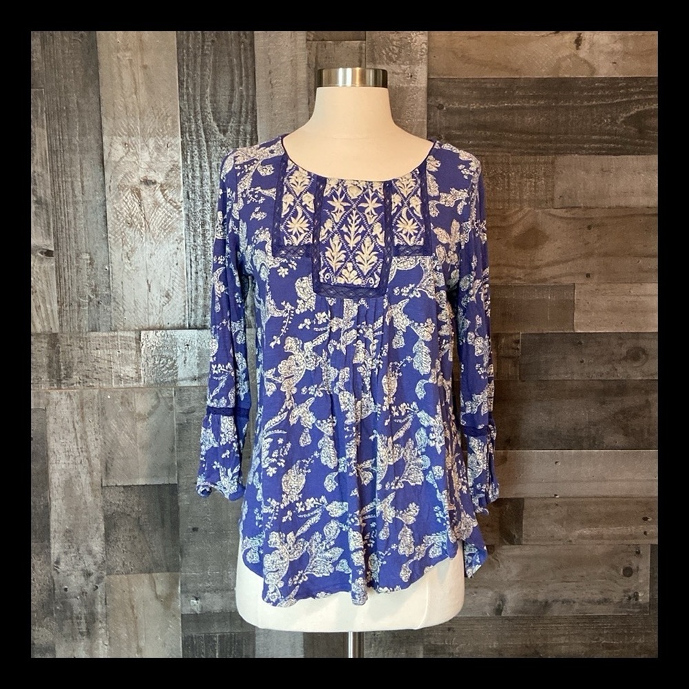 Lucky Brand blue peasant top medium floral embroidery paisley coastal cowgirl